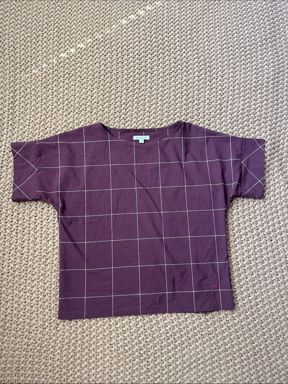 Albion Fit Boss Tee in Burgundy Windowpane Women’s Size Small